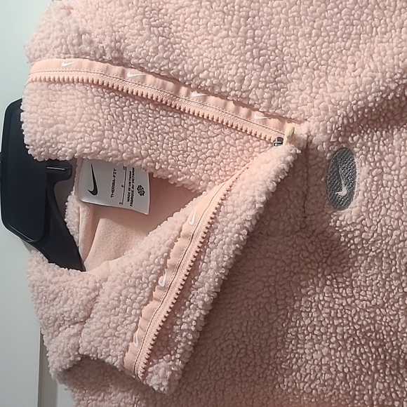 🌸Girls Nike Therma-Fit Sweater with Hood, size Small, 6/7🌸 - Picture 3 of 7
